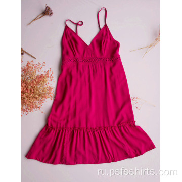 Платье средней длины розового цвета